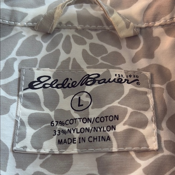 Eddie Bauer Gray and White Trench Coat with Tailored Silhouette - Picture 2 of 11